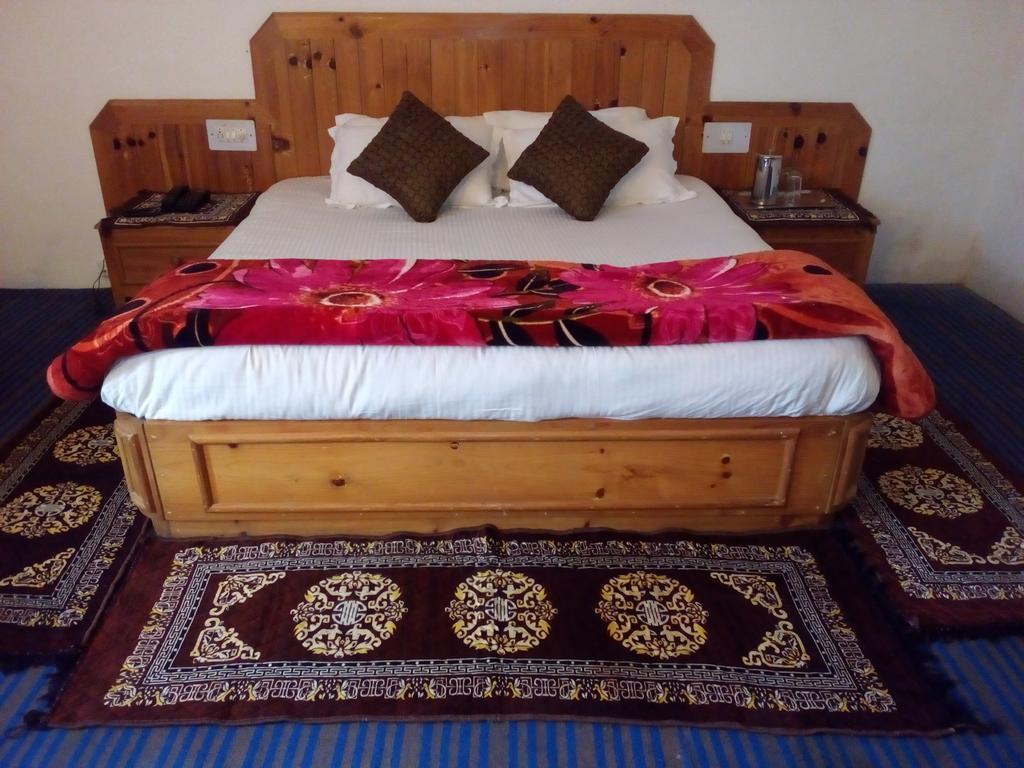 Akash Hills Hotel Manāli Eksteriør bilde