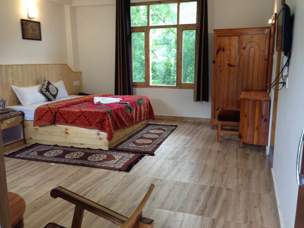 Akash Hills Hotel Manāli Eksteriør bilde