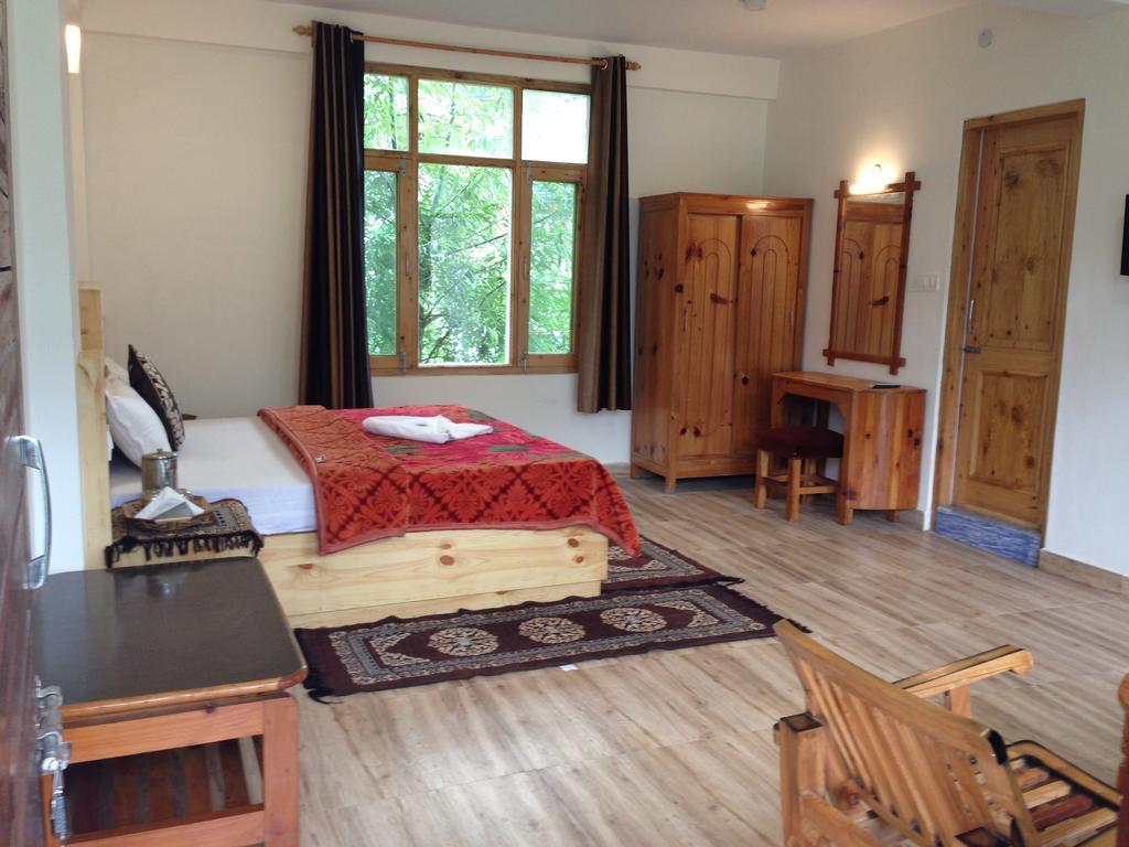 Akash Hills Hotel Manāli Eksteriør bilde