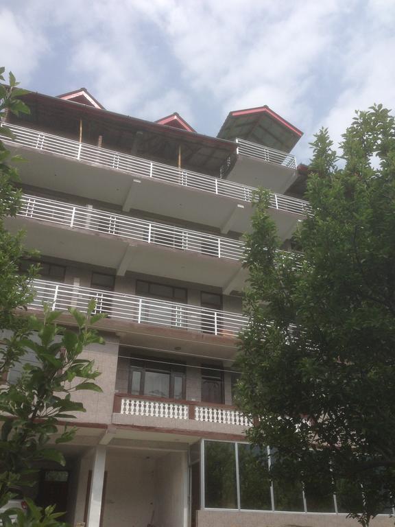 Akash Hills Hotel Manāli Eksteriør bilde